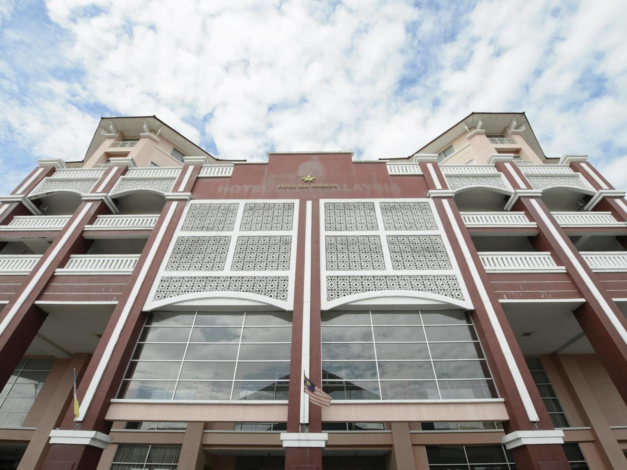 Hotel Seri Malaysia Kepala Batas Кепала Батас Экстерьер фото